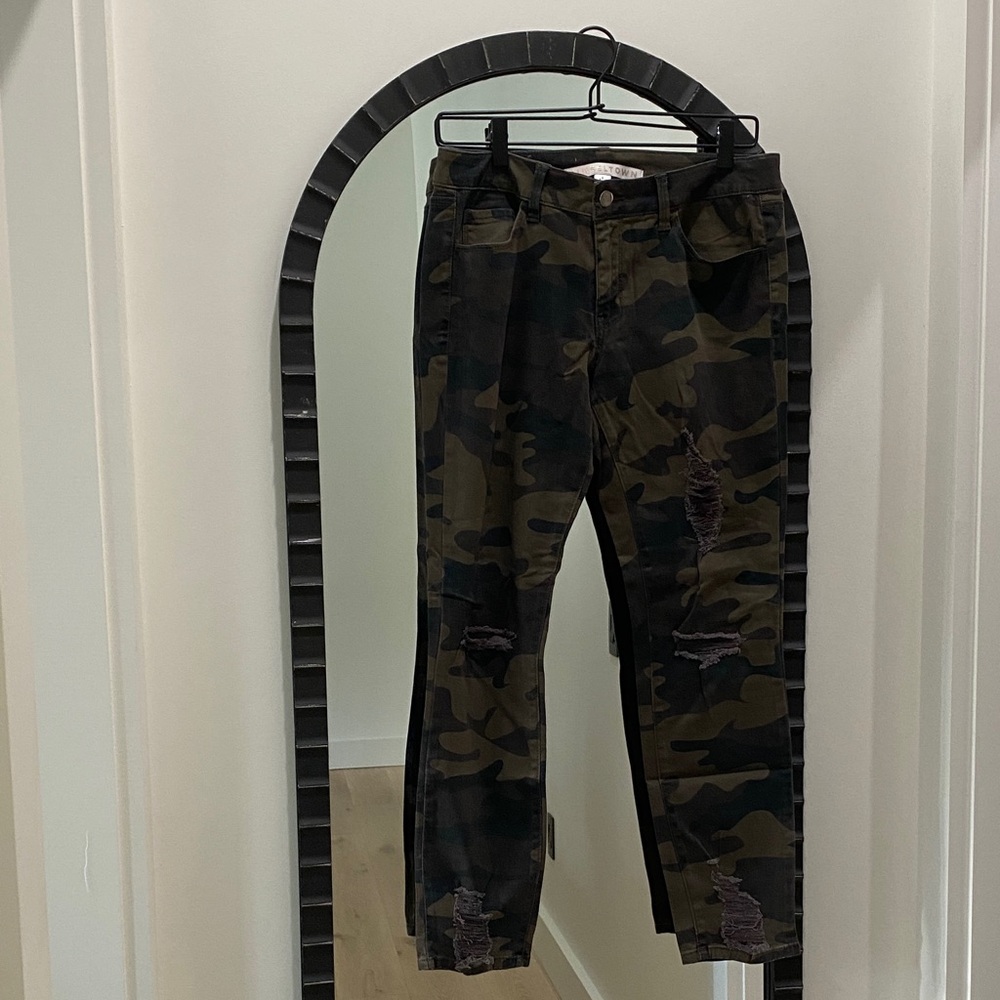 Tinseltown Camouflage Distressed Pants